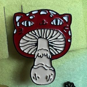 Kitty Shroom Pin